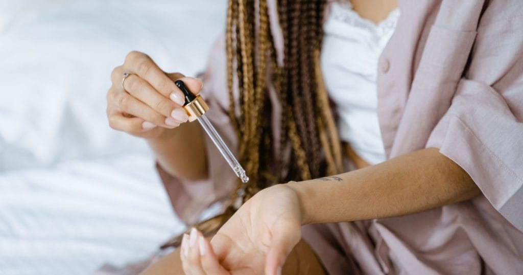 Caring for chemically treated hair with oil